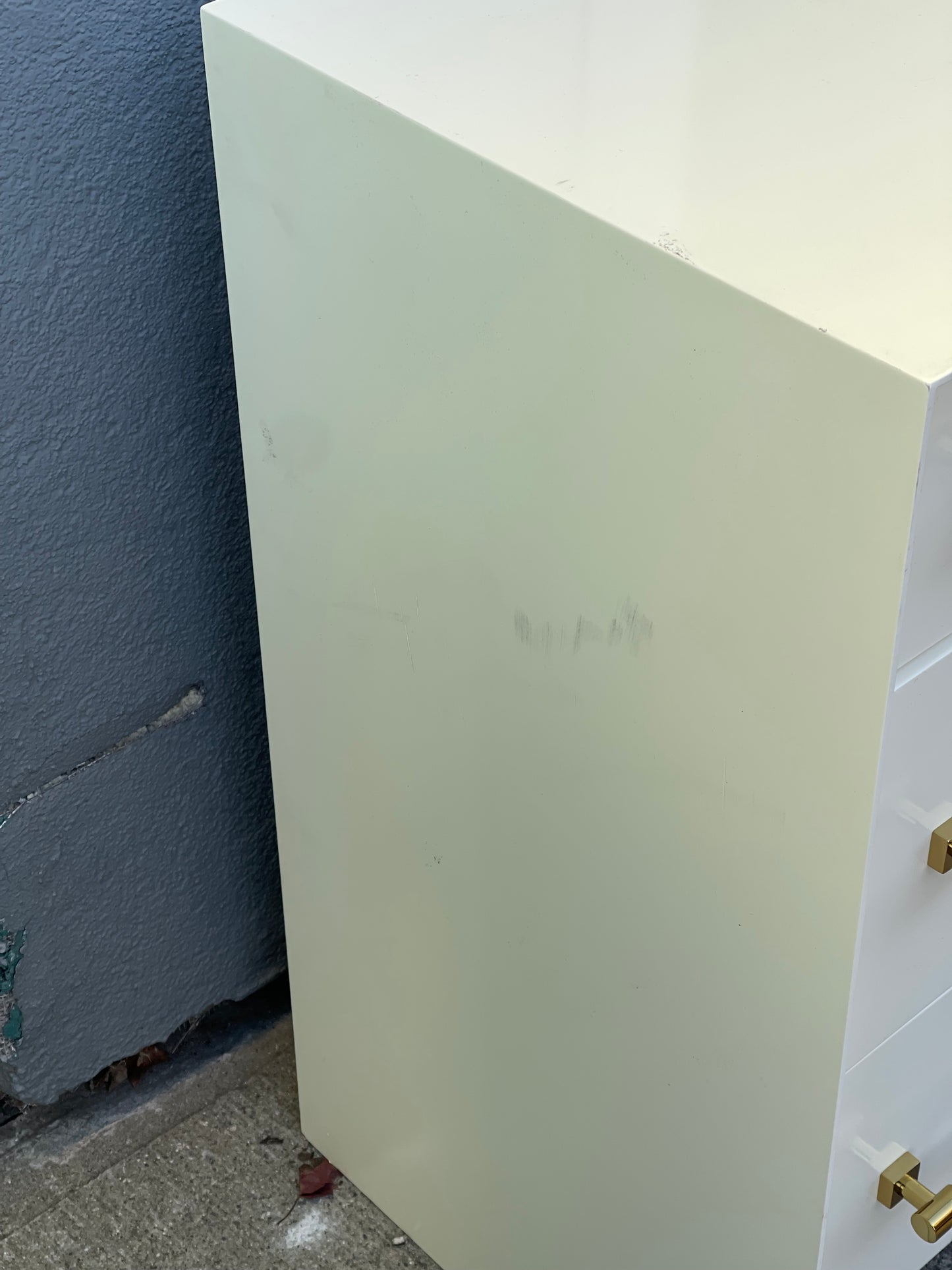 Merriton Cream Lacquered 6-Drawer Dresser