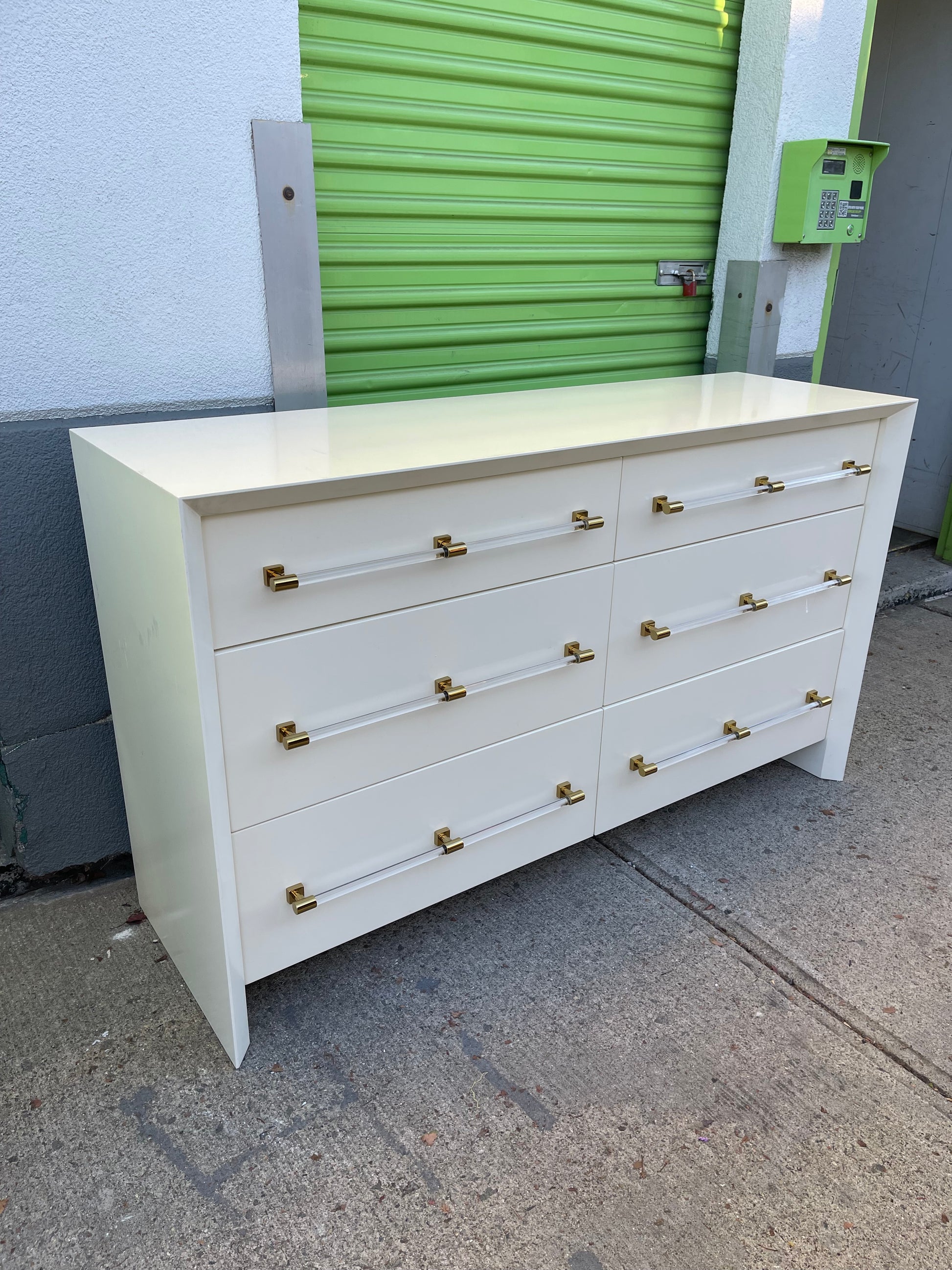 Merriton Cream Lacquered 6-Drawer Dresser