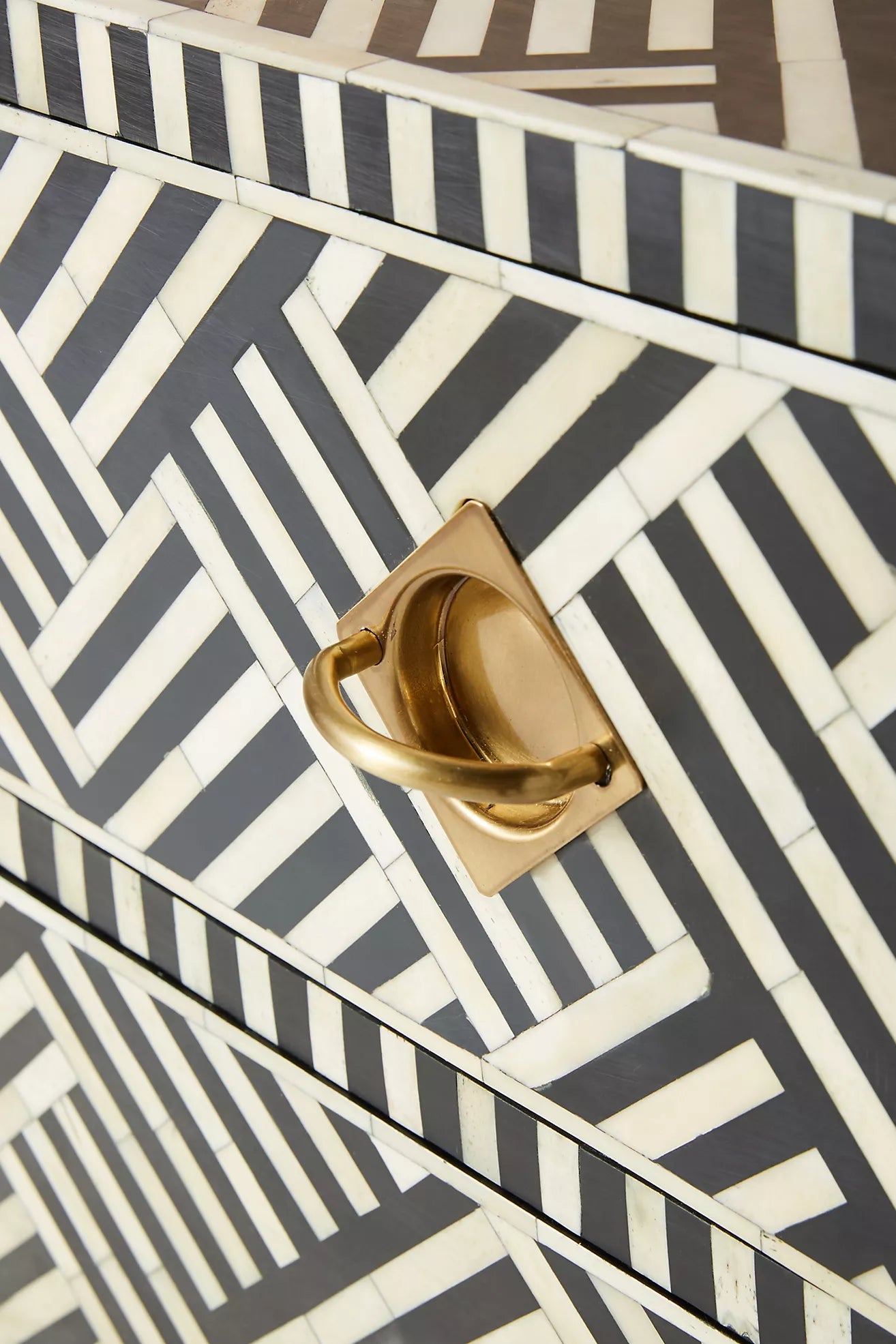 Geometric Optical Inlay Dresser